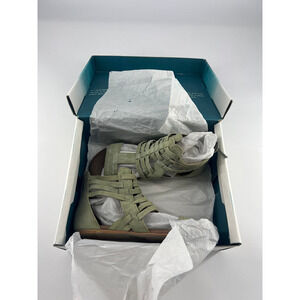 Roan Shoes Womens Size 8.5 Green Suede Bee Osaka Neomint Zip Back Sandals New